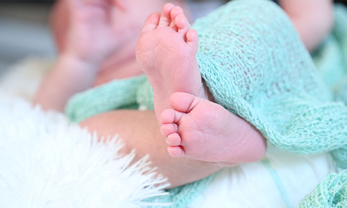 NW-Fotodesign-Babyfotografie-Fuesse-Newborn